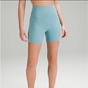 Lululemon high rise, align 6 inch shorts in color tidal teal